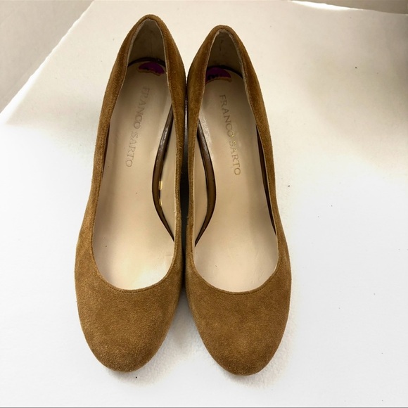 Franco Sarto Tan Suede 70’s” Closed Round Toe Slip On Wedge Heels Size 8.5 - Picture 6 of 12